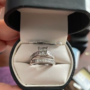 White Gold Diamond Ring 💍